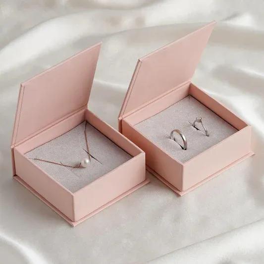 magnetic jewelry box1.webp