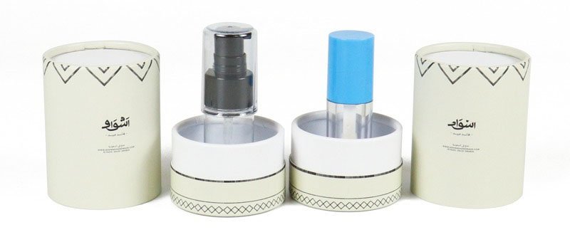 Shockproof inner tray inside Crown Win's Arabic-themed perfume box