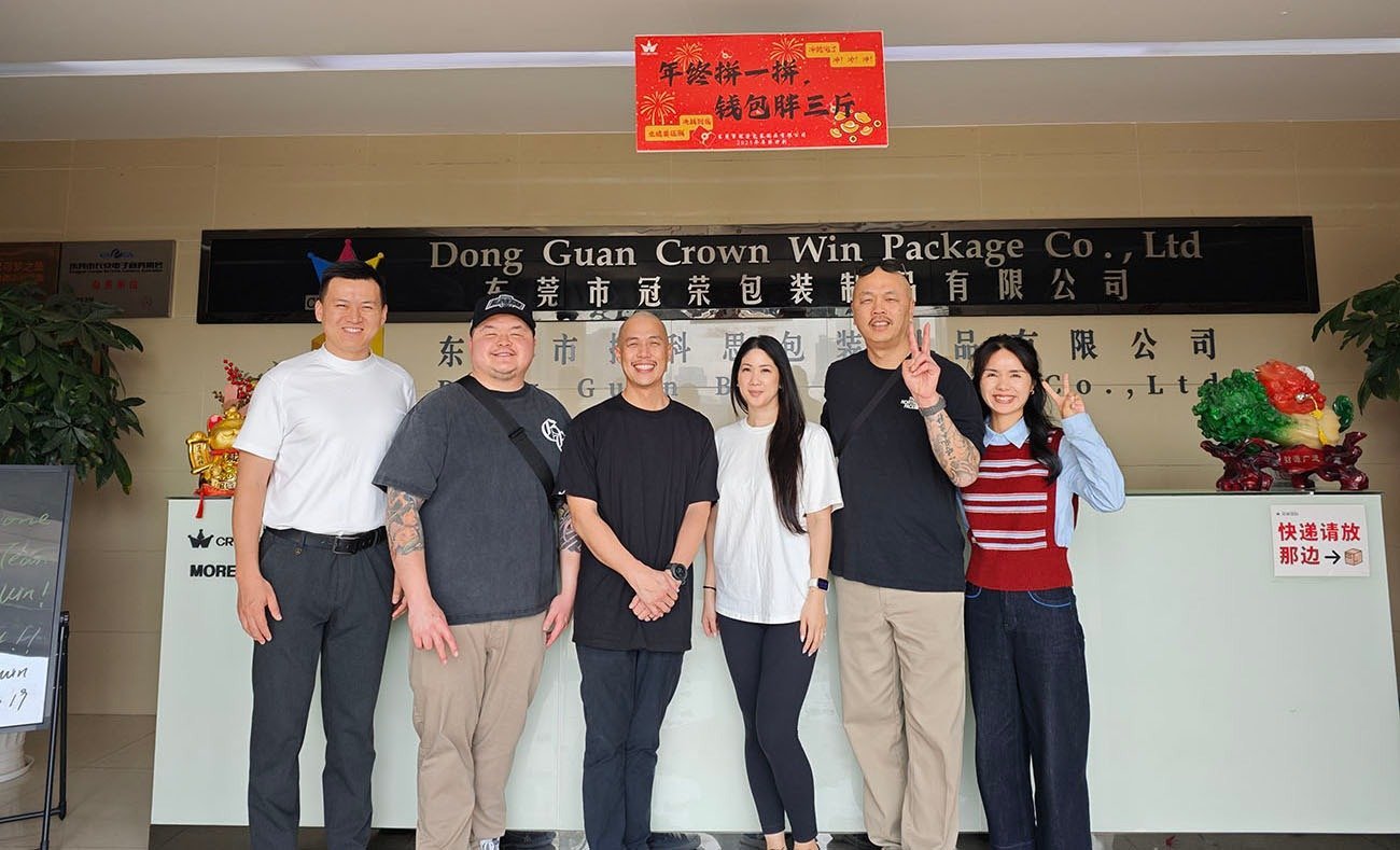 A US e-cigarette client visited Crown Win to witness ＂packaging solutions with warmth＂