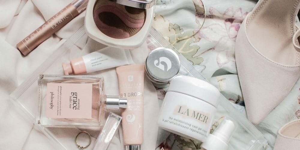 Sustainable paper cosmetic packaging for beauty brands - Crown Win Box manufacturer