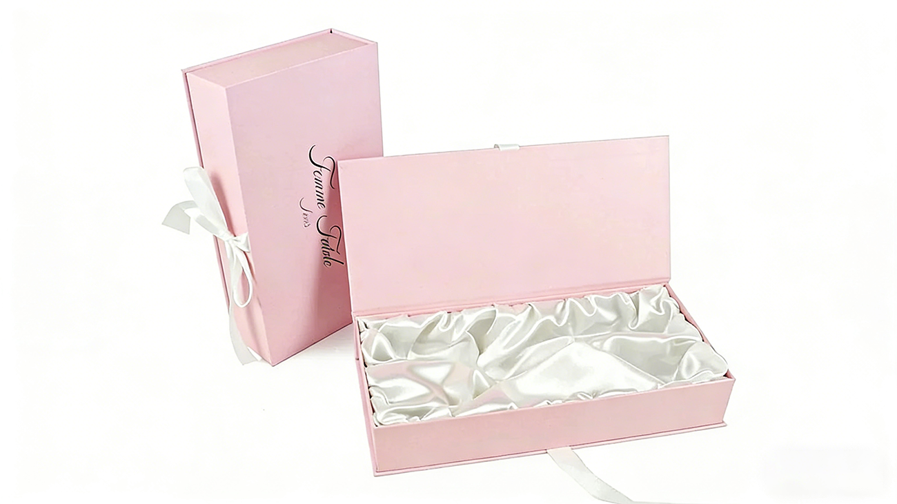 Luxury satin lined magnetic hair bundle packaging box