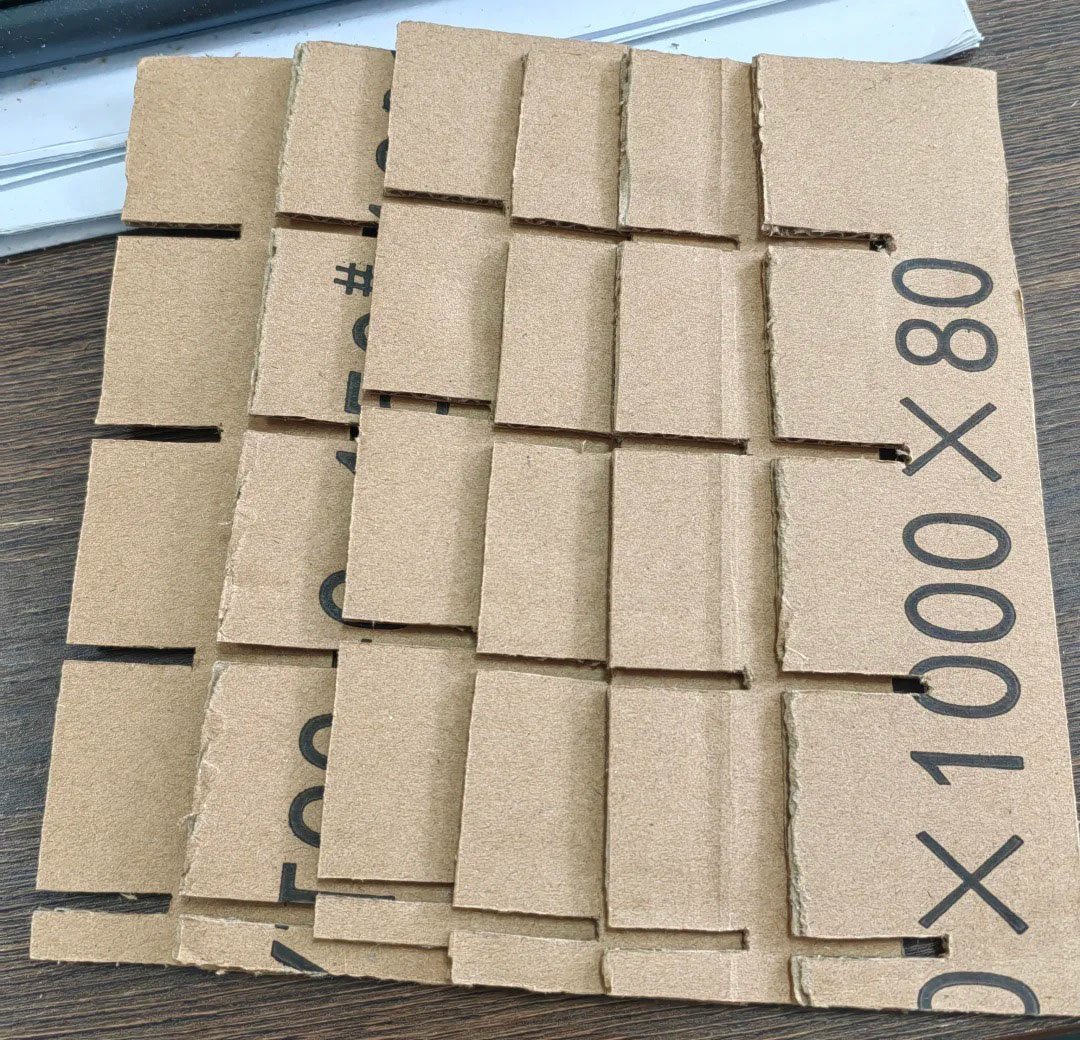 Crown Win Box Manufacturer is producing interlocking cardboard partitions